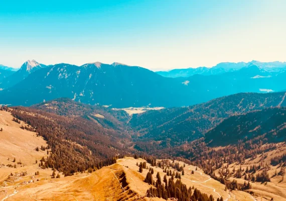 Blick ins Tal während der Traumaarbeit in Oberbayern